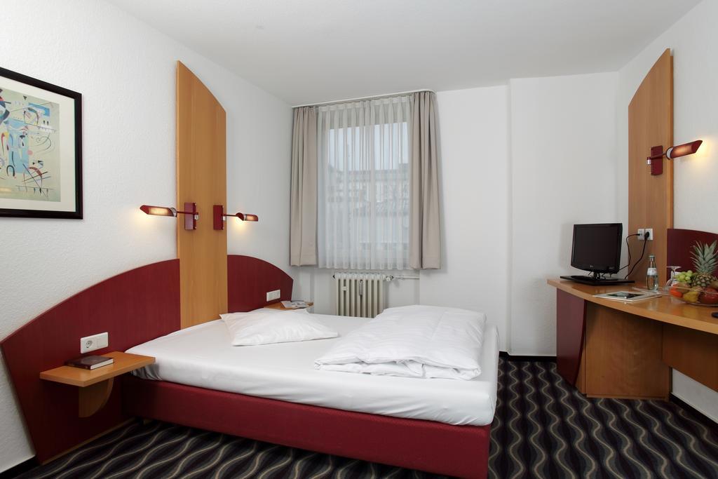 Stadthotel Касел Екстериор снимка
