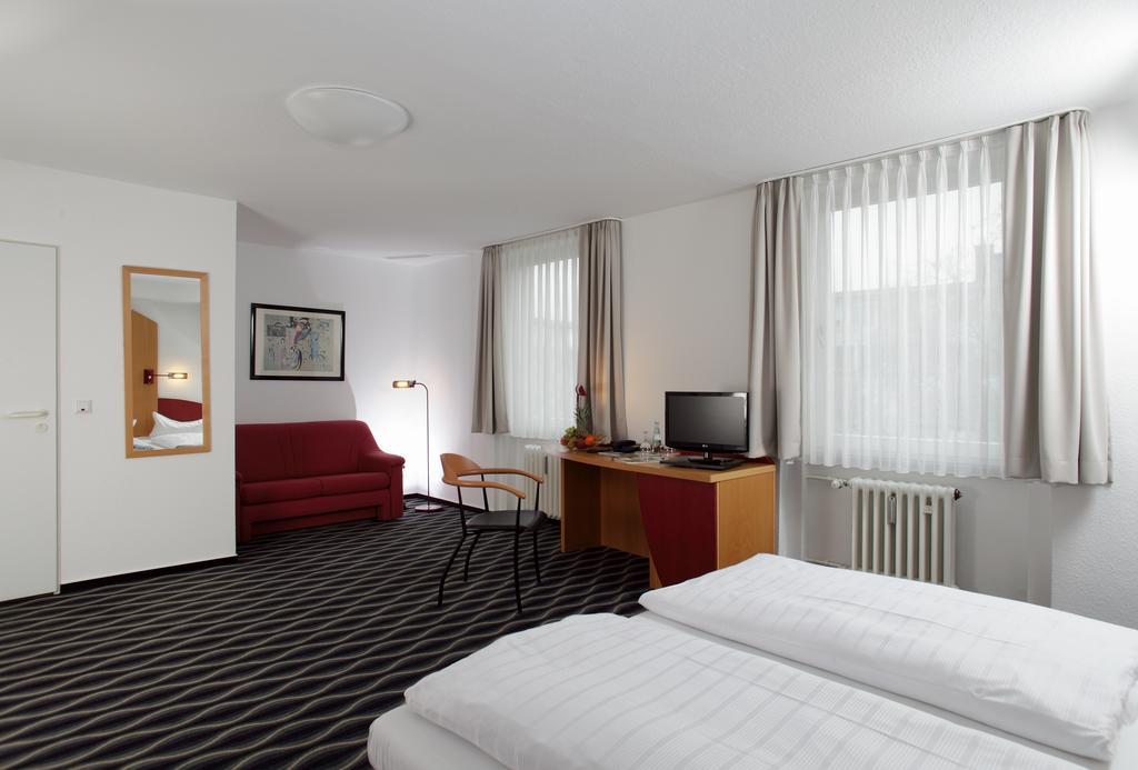 Stadthotel Касел Екстериор снимка